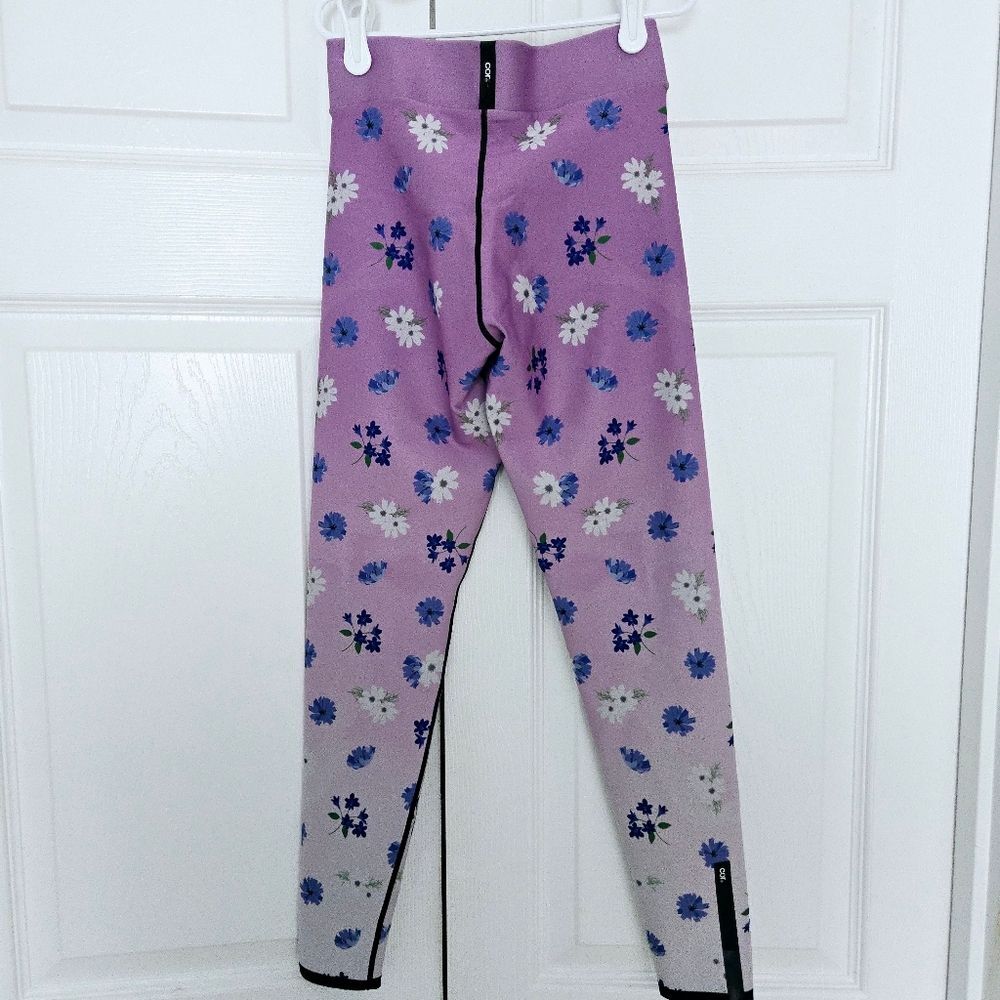 Ultracor Cor Leggings Size XS Purple Violet Floral Pattern Workout Leggings - Picture 2 of 11